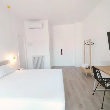 Hostal Manuela By Gaiarooms-2